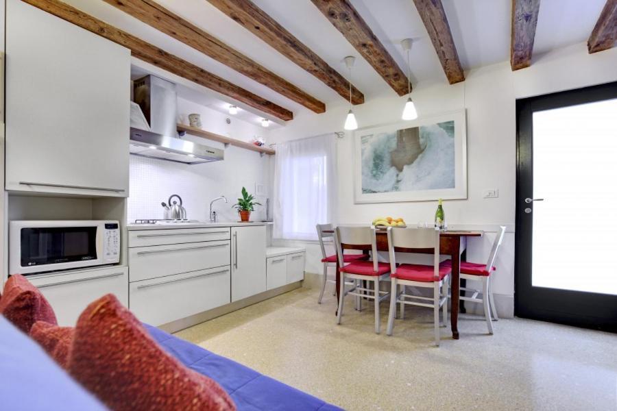 Cozy Apartment Up To 4 In Biennale Giardini By Bricola Apartments ヴェネツィア エクステリア 写真